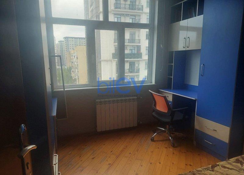 Aylıq Kirayə 3 otaqlı Köhnə Tikili bina evi  97m², Bakı