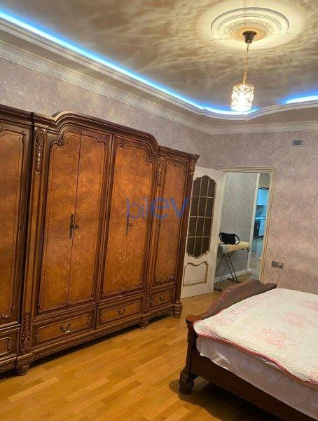 Kirayə (aylıq) 3 otaqlı Yeni Tikili  150m², Bakı