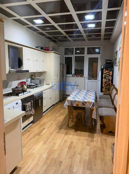 Kirayə (aylıq) 3 otaqlı Yeni Tikili  150m², Bakı
