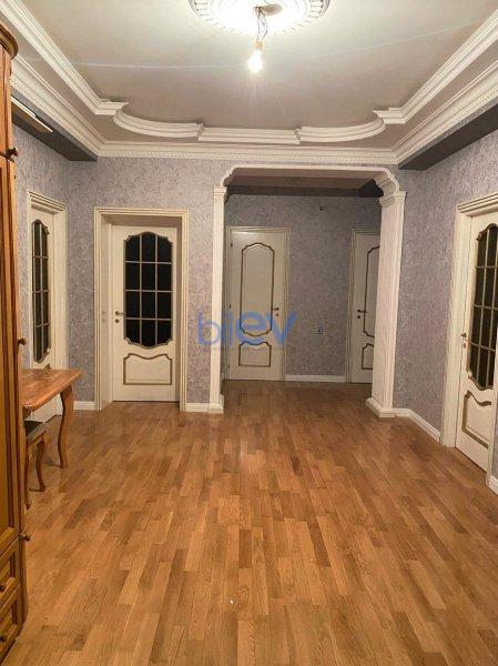 Kirayə (aylıq) 3 otaqlı Yeni Tikili  150m², Bakı