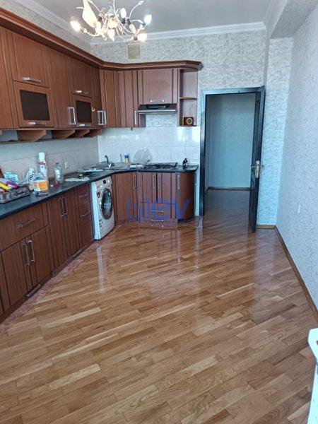Satılır 2 otaqlı Yeni Tikili  93m², Bakı