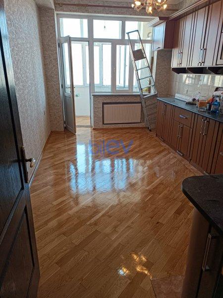 Satılır 2 otaqlı Yeni Tikili  93m², Bakı