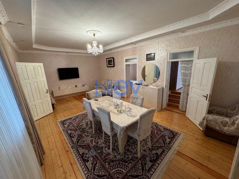 Satılır 4 otaqlı Həyət evi  120m², Bakı