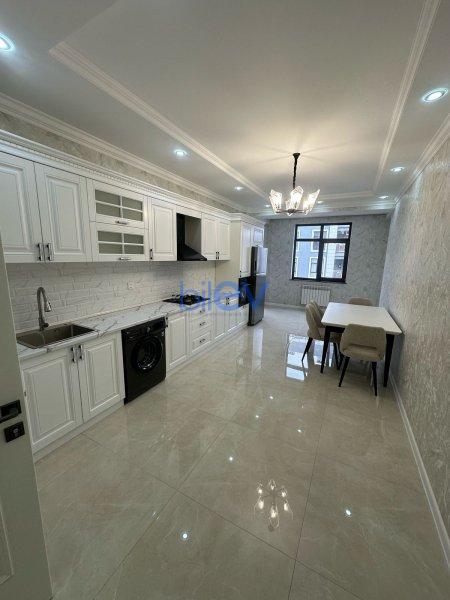 Aylıq Kirayə 3 otaqlı Yeni Tikili bina evi  160m², Bakı