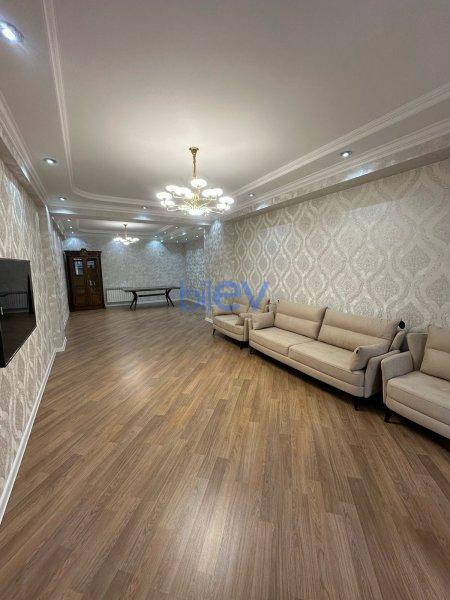 Aylıq Kirayə 3 otaqlı Yeni Tikili bina evi  160m², Bakı