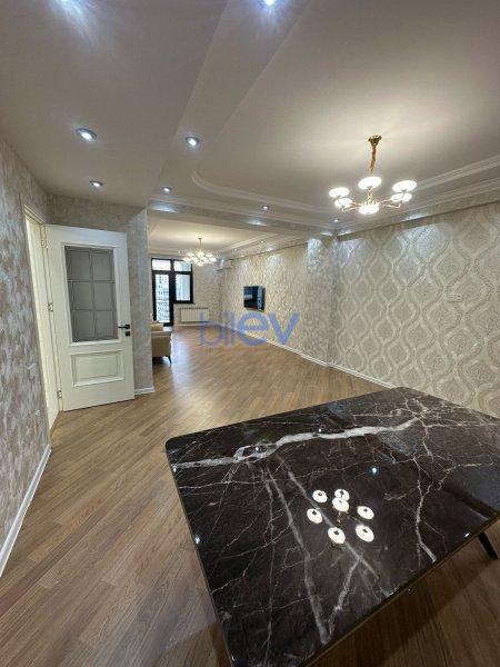 Aylıq Kirayə 3 otaqlı Yeni Tikili bina evi  160m², Bakı