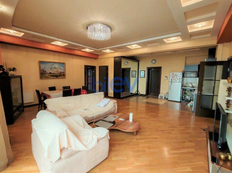 Kirayə (aylıq) 3 otaqlı Yeni Tikili  110m², Bakı