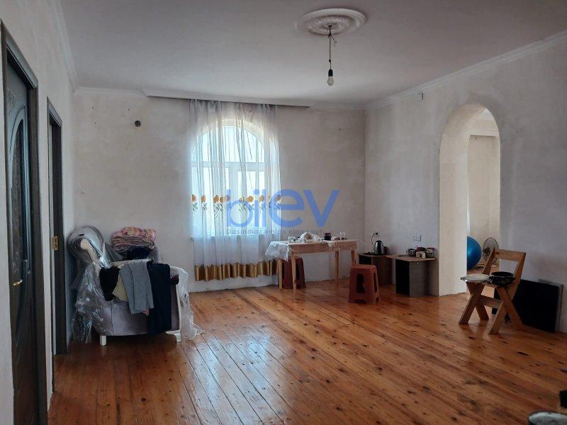 Satılır 5 otaqlı Həyət evi  200m², Bakı