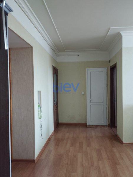 Satılır 4 otaqlı Köhnə Tikili  90m², Bakı