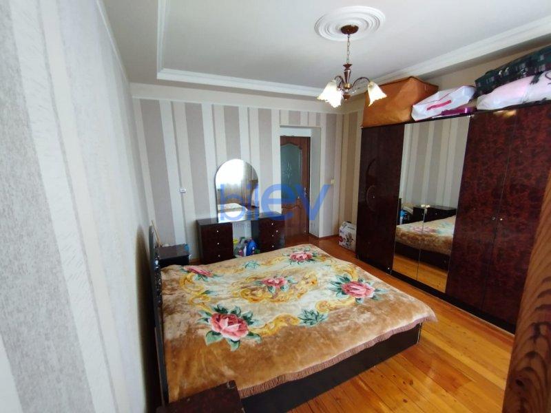 Satılır 4 otaqlı Köhnə Tikili  90m², Bakı