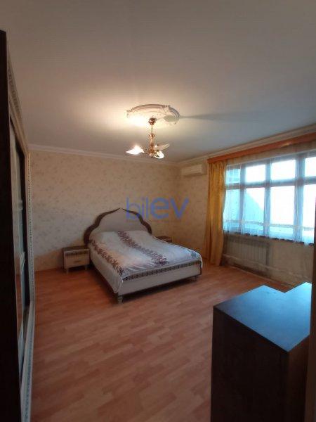 Satılır 4 otaqlı Köhnə Tikili  90m², Bakı