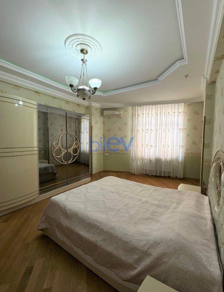 Kirayə (aylıq) 3 otaqlı Yeni Tikili  142m², Bakı