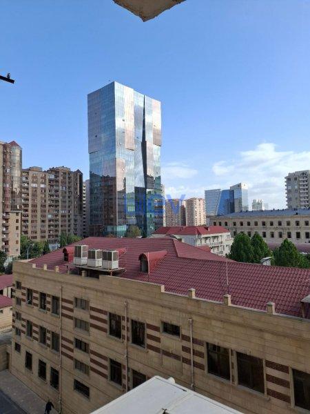 Satılır 3 otaqlı Köhnə Tikili  75m², Bakı