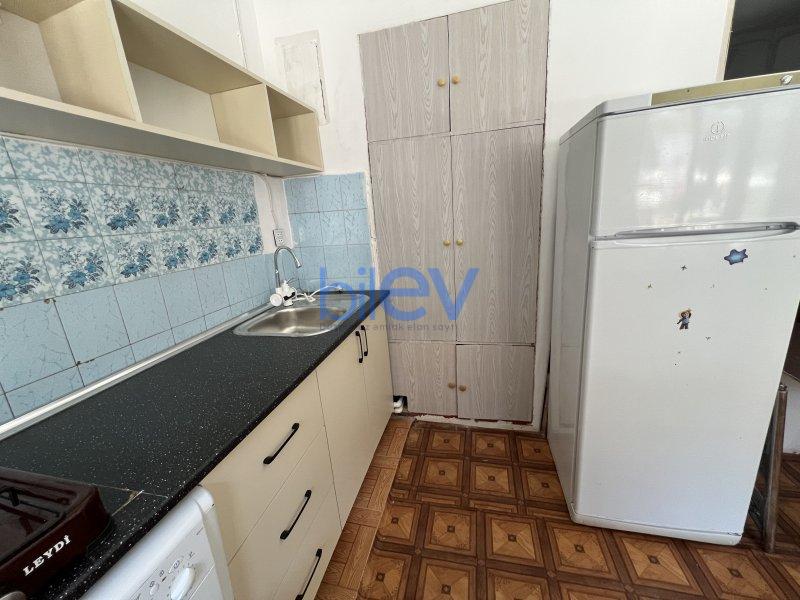 Kirayə (aylıq) 3 otaqlı Köhnə Tikili  100m², Bakı