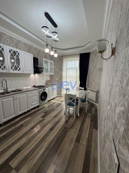 Satılır 4 otaqlı Həyət evi  300m², Bakı