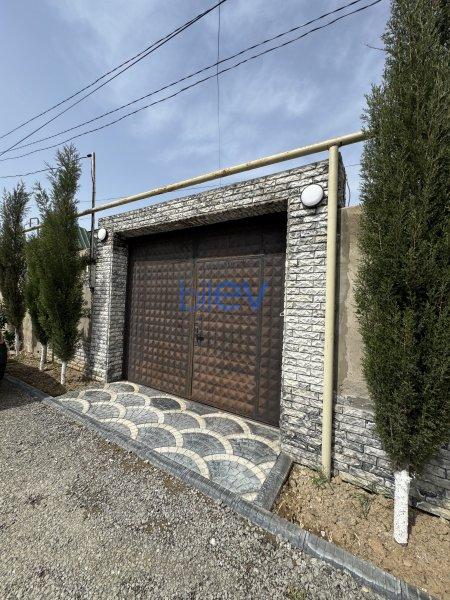 Satılır 4 otaqlı Həyət evi  300m², Bakı