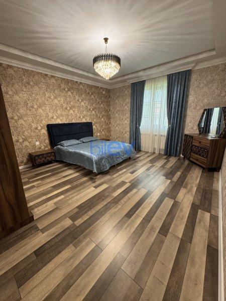Satılır 4 otaqlı Həyət evi  300m², Bakı
