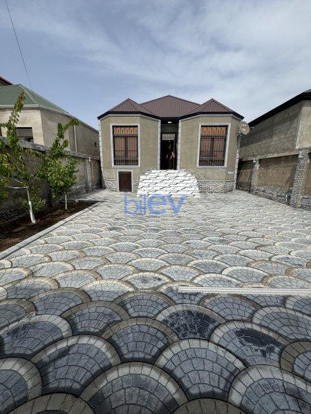 Satılır 4 otaqlı Həyət evi  300m², Bakı