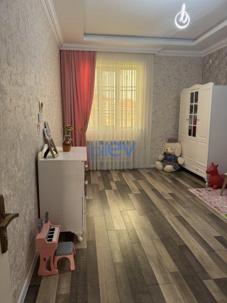 Satılır 4 otaqlı Həyət evi  300m², Bakı