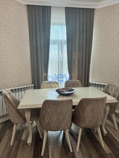 Satılır 4 otaqlı Həyət evi  300m², Bakı