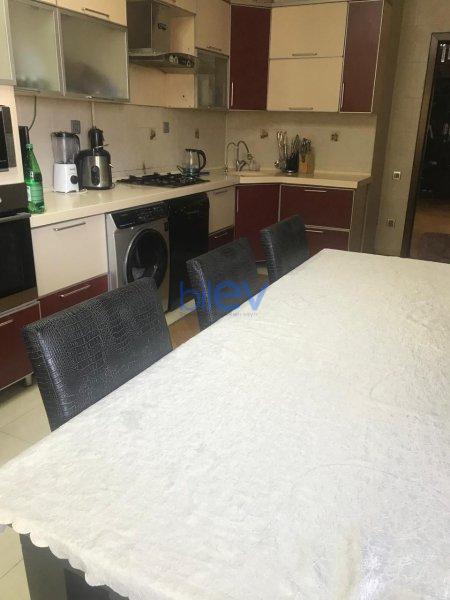Satılır 3 otaqlı Yeni Tikili  121m², Bakı