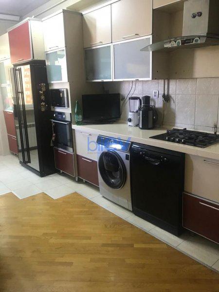 Satılır 3 otaqlı Yeni Tikili  121m², Bakı