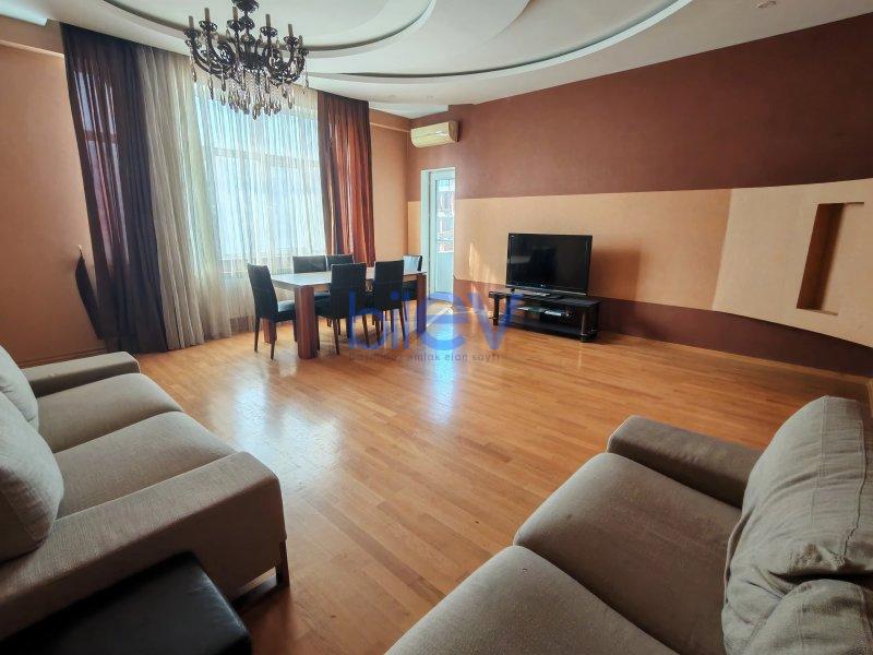 Kirayə (aylıq) 3 otaqlı Yeni Tikili  145m², Bakı