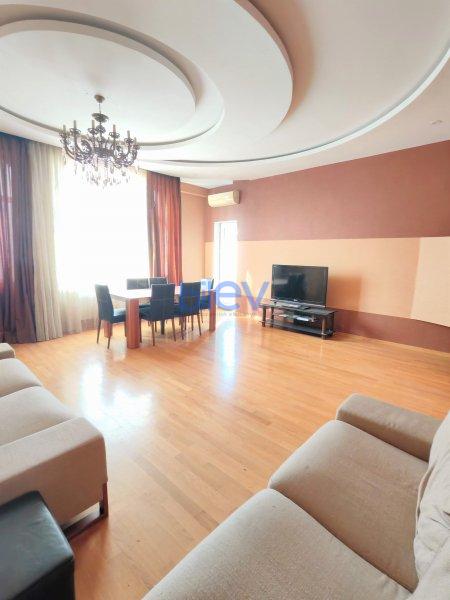 Kirayə (aylıq) 3 otaqlı Yeni Tikili  145m², Bakı
