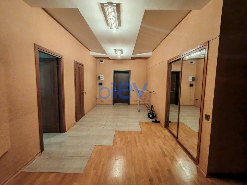 Kirayə (aylıq) 3 otaqlı Yeni Tikili  145m², Bakı
