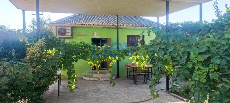 Satılır 3 otaqlı Bağ evi  304m², Bakı