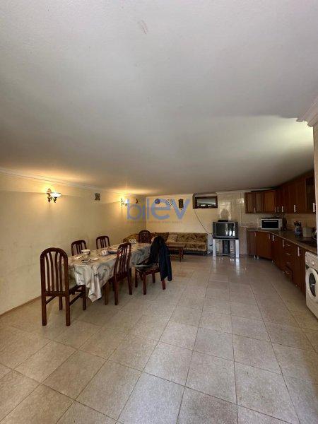 Satılır 8 otaqlı Həyət evi  305m², Bakı