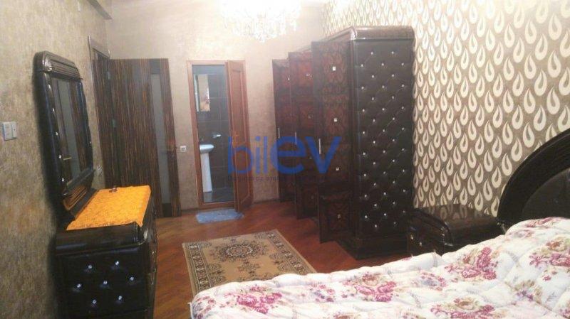 Kirayə (aylıq) 3 otaqlı Yeni Tikili  130m², Bakı