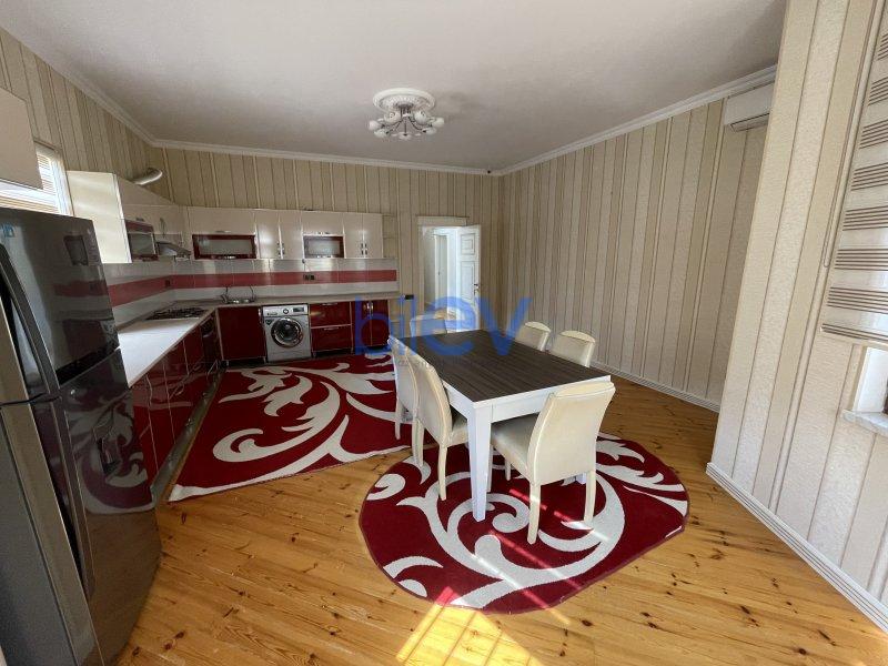 Kirayə (aylıq) 7 otaqlı Bağ evi  400m², Bakı