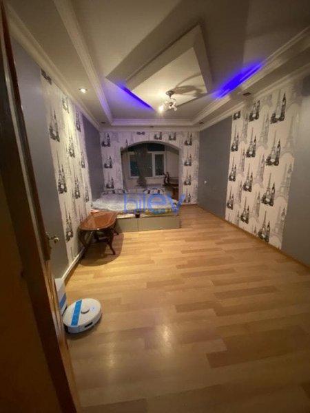 Satılır 5 otaqlı Köhnə Tikili  92m², Bakı