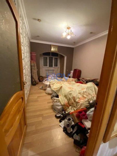 Satılır 5 otaqlı Köhnə Tikili  92m², Bakı