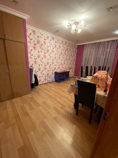Satılır 5 otaqlı Köhnə Tikili  92m², Bakı