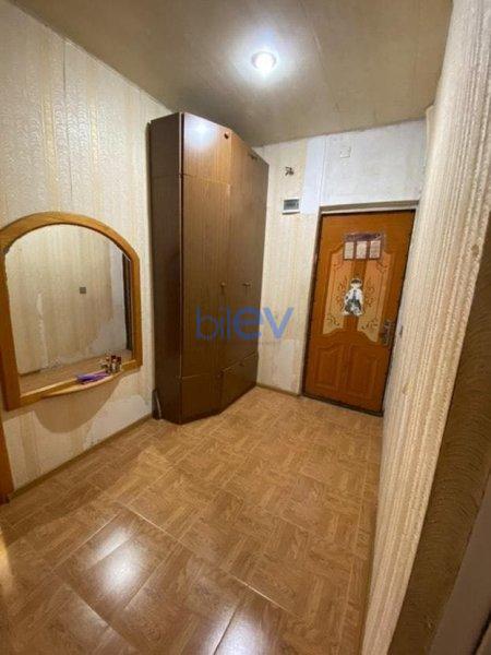 Satılır 5 otaqlı Köhnə Tikili  92m², Bakı