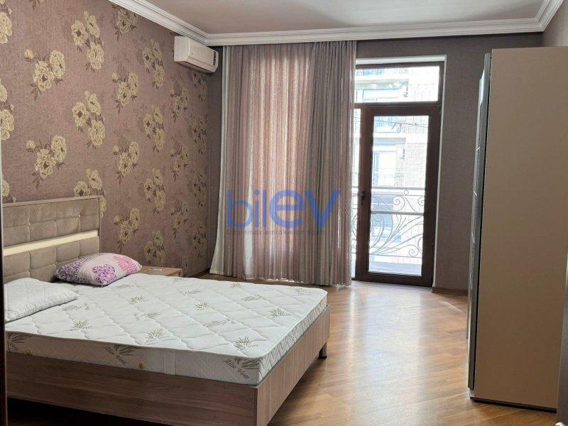 Aylıq Kirayə 3 otaqlı Yeni Tikili bina evi  140m², Bakı