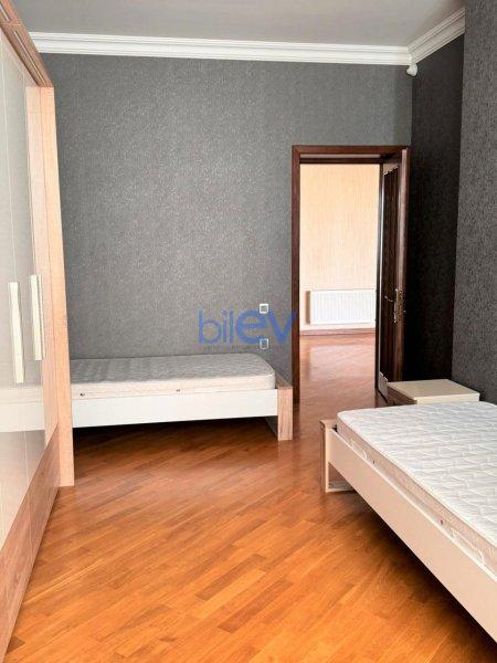 Aylıq Kirayə 3 otaqlı Yeni Tikili bina evi  140m², Bakı