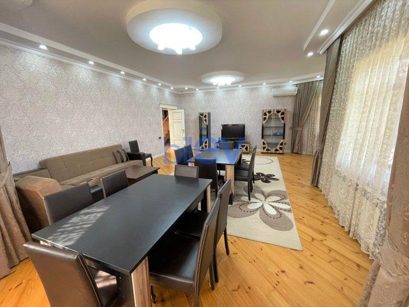 Kirayə (aylıq) 7 otaqlı Bağ evi  350m², Bakı