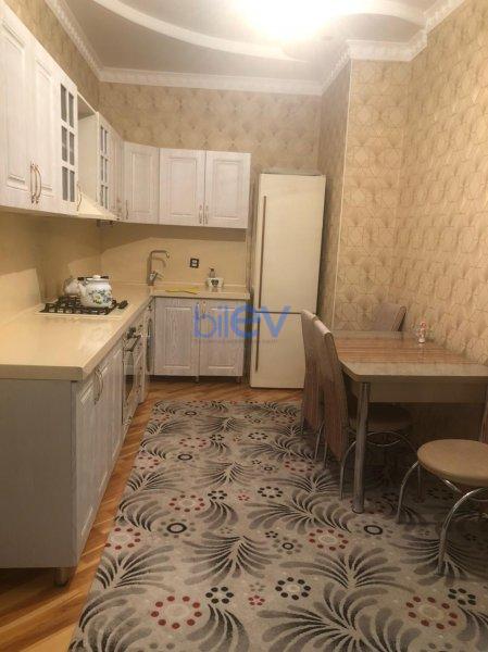 Satılır 5 otaqlı Həyət evi  200m², Bakı