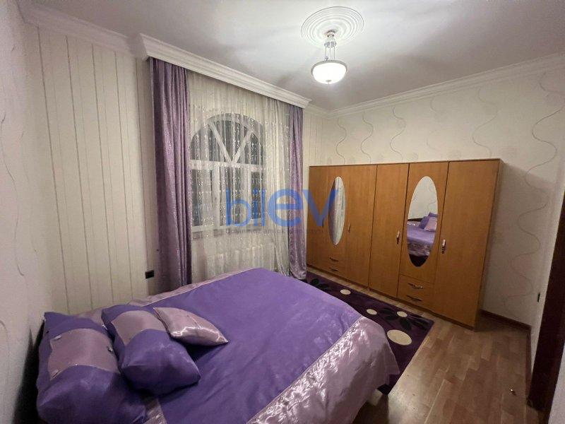 Satılır 7 otaqlı Həyət evi  370m², Bakı