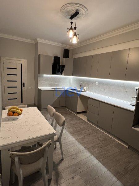 Kirayə (aylıq) 3 otaqlı Yeni Tikili  109m², Bakı