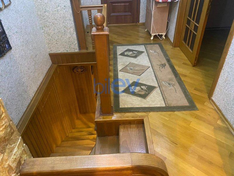 Satılır 3 otaqlı Yeni Tikili  180m², Bakı