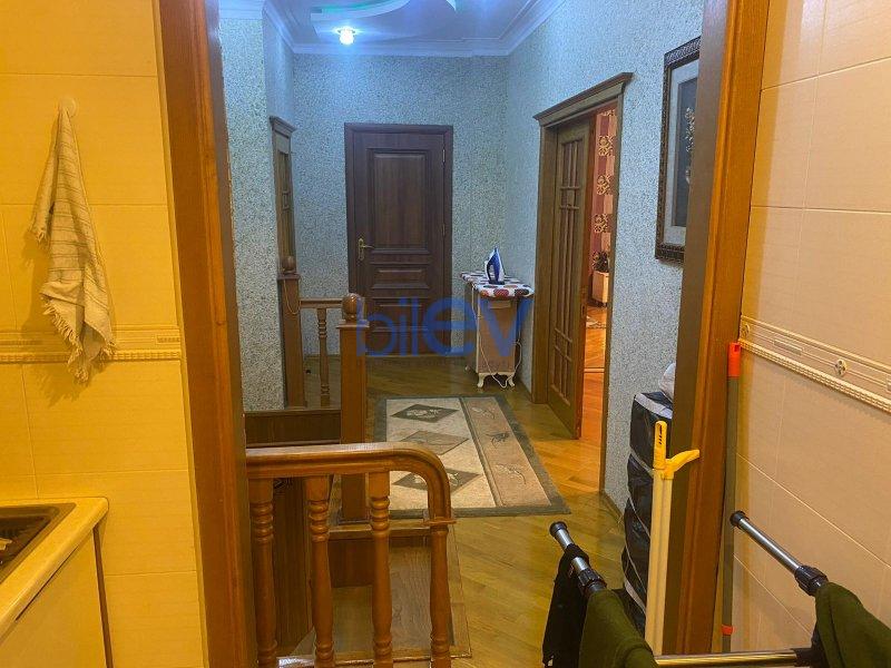 Satılır 3 otaqlı Yeni Tikili  180m², Bakı