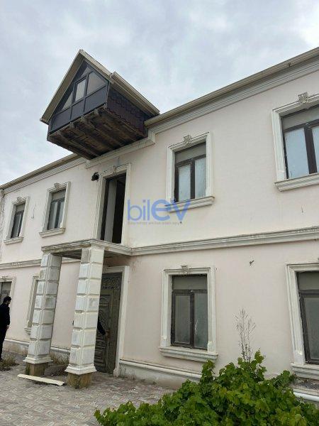 Satılır 10 otaqlı Həyət evi  300m², Bakı