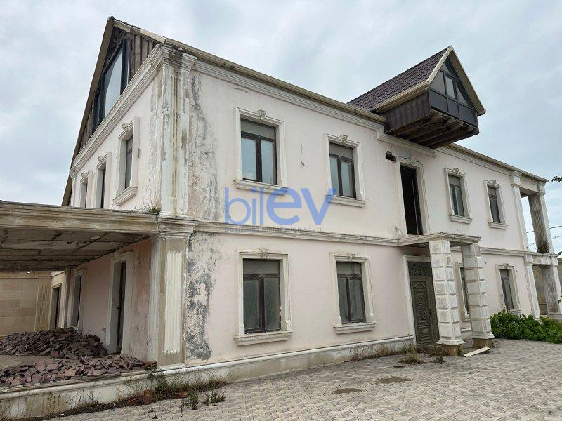 Satılır 10 otaqlı Həyət evi  300m², Bakı