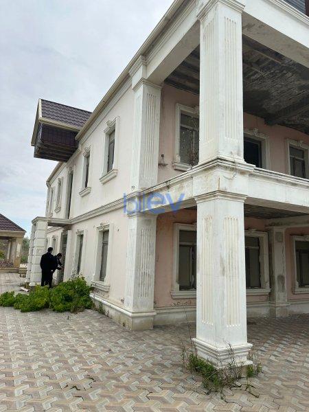 Satılır 10 otaqlı Həyət evi  300m², Bakı
