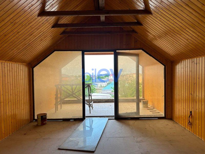 Satılır 10 otaqlı Həyət evi  300m², Bakı