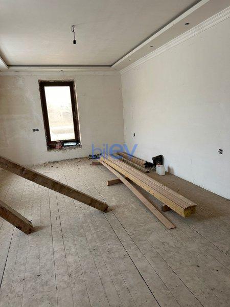 Satılır 10 otaqlı Həyət evi  300m², Bakı